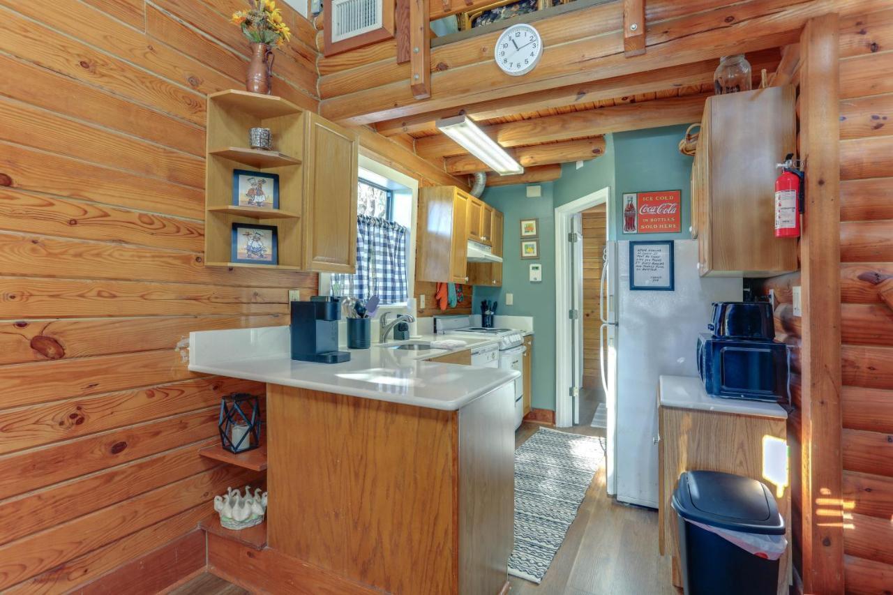 Okeechobee Cabin With Patio And Community Pool! Exterior photo